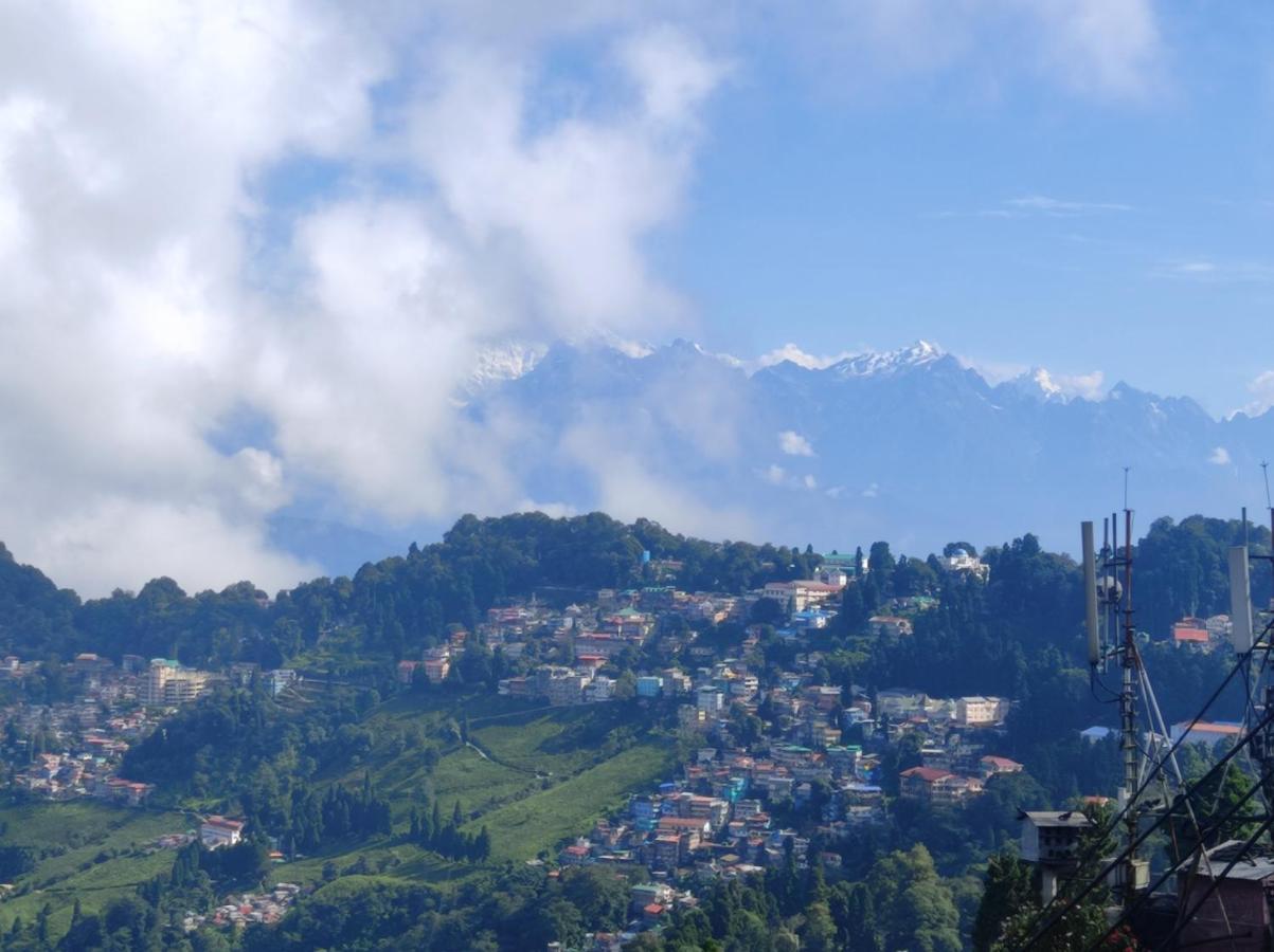 Wind Home Darjeeling- Budget Hotel Near Mall Darjeeling  Eksteriør billede