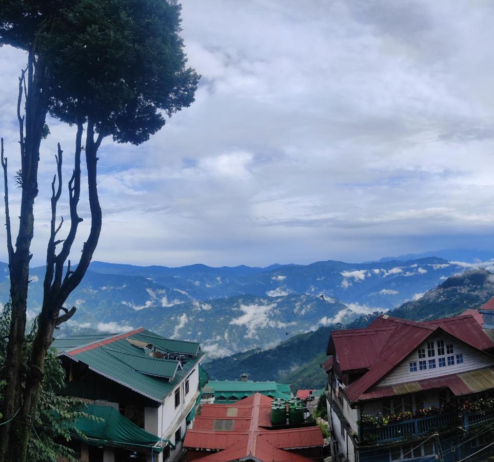 Wind Home Darjeeling- Budget Hotel Near Mall Darjeeling  Eksteriør billede
